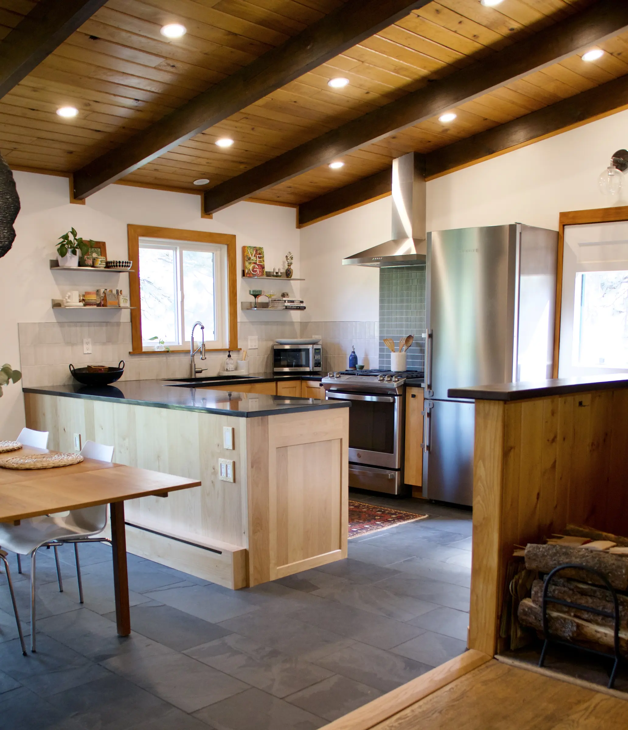 A beautifully remodeled kitchen in a Boulder Colorado home by Geringer Construction